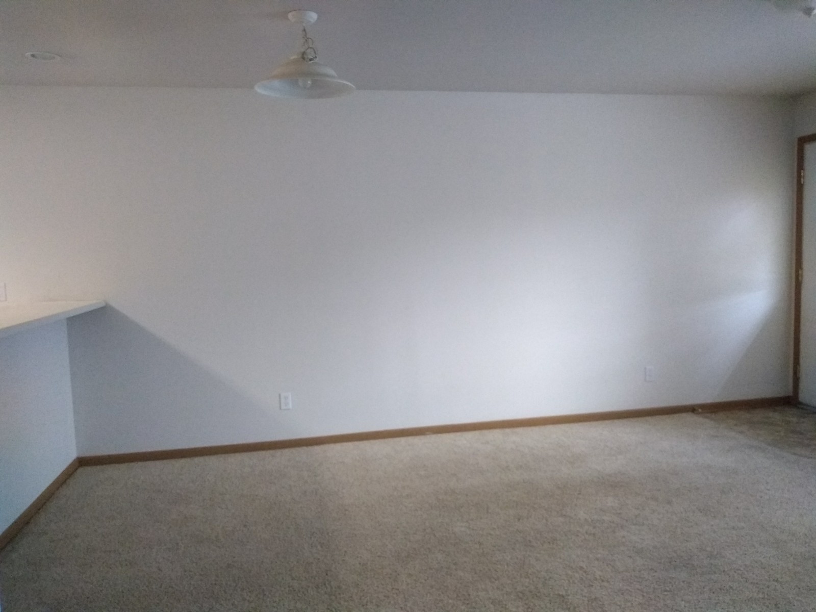 1401.105 living room 2 4216 Lincoln Swing