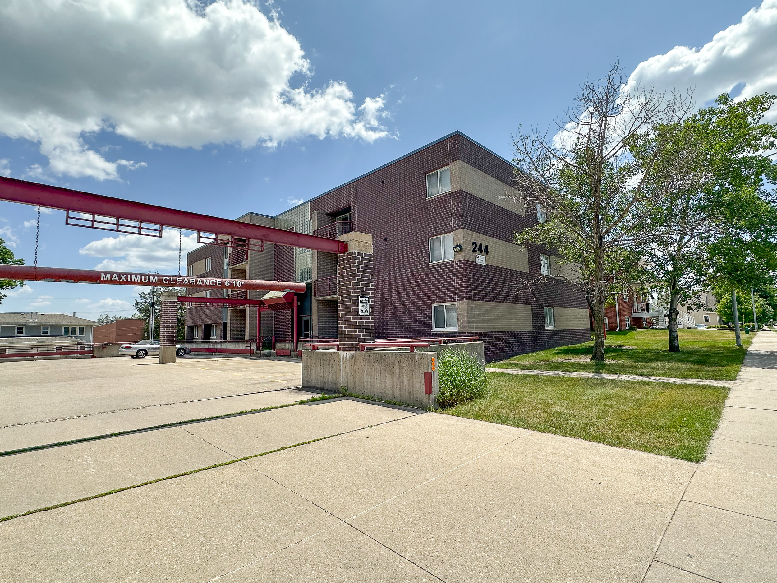 244 N. Hyland Ave