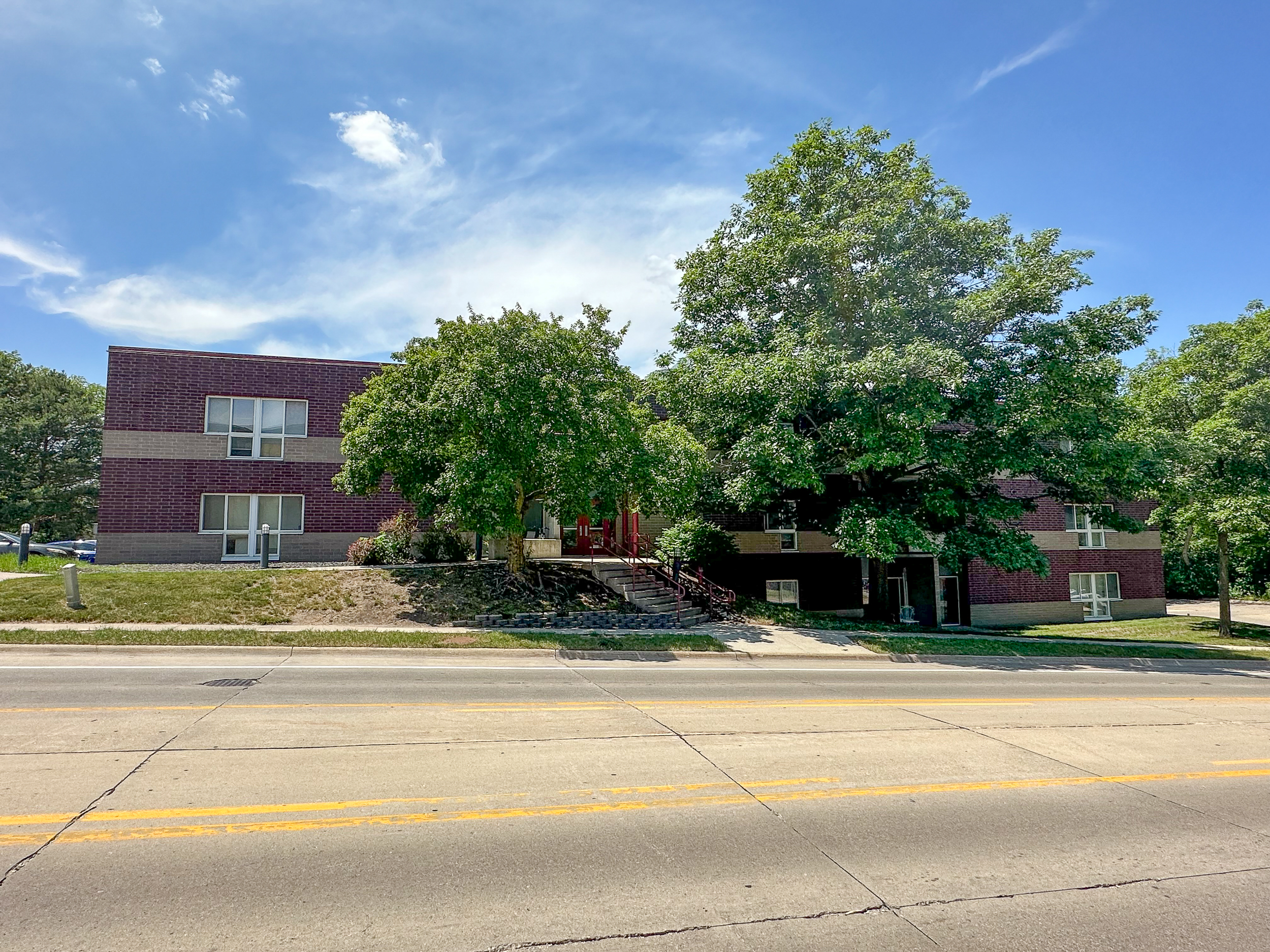 245 N Hyland Ave
