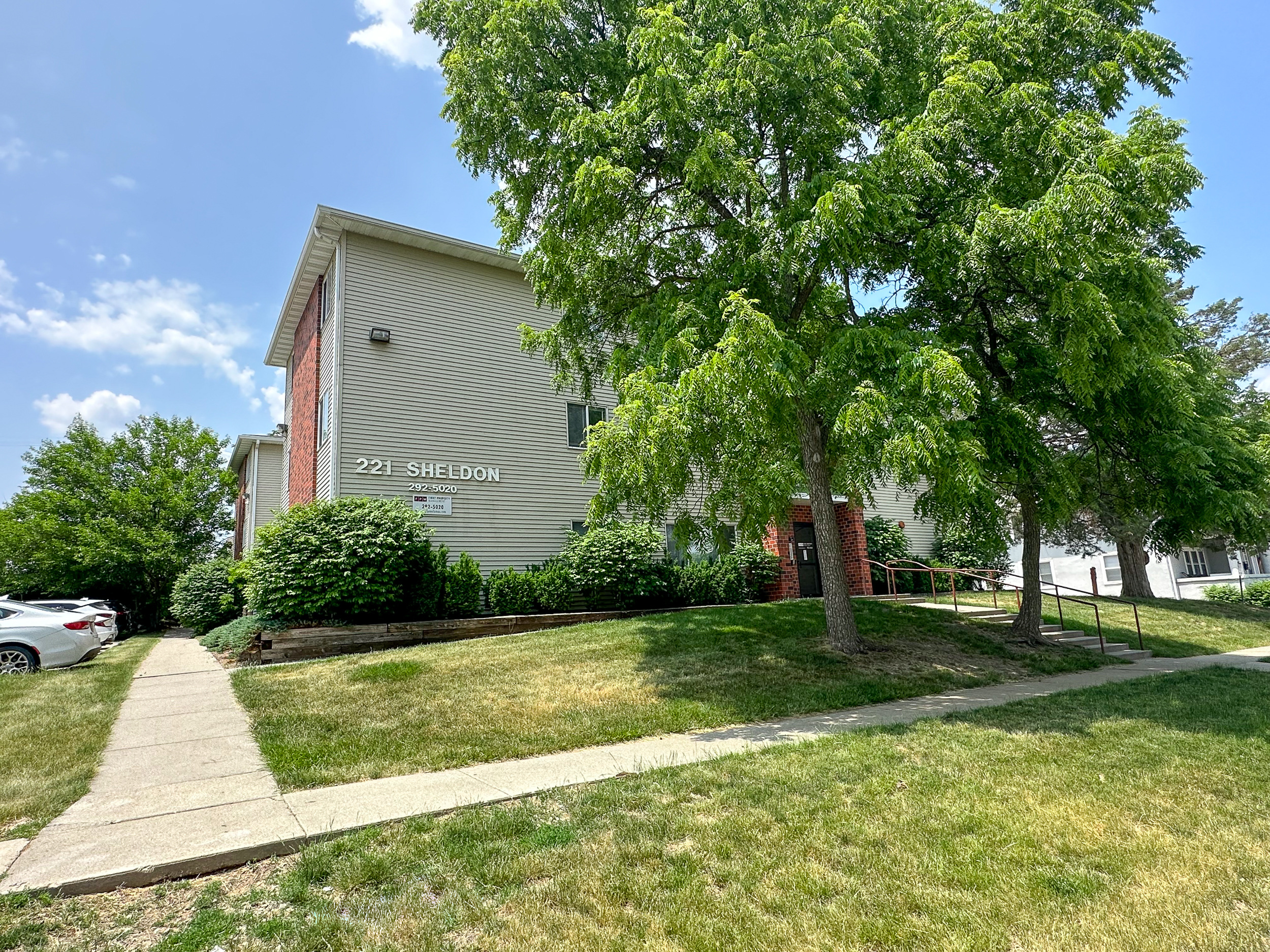 221 Sheldon Ave