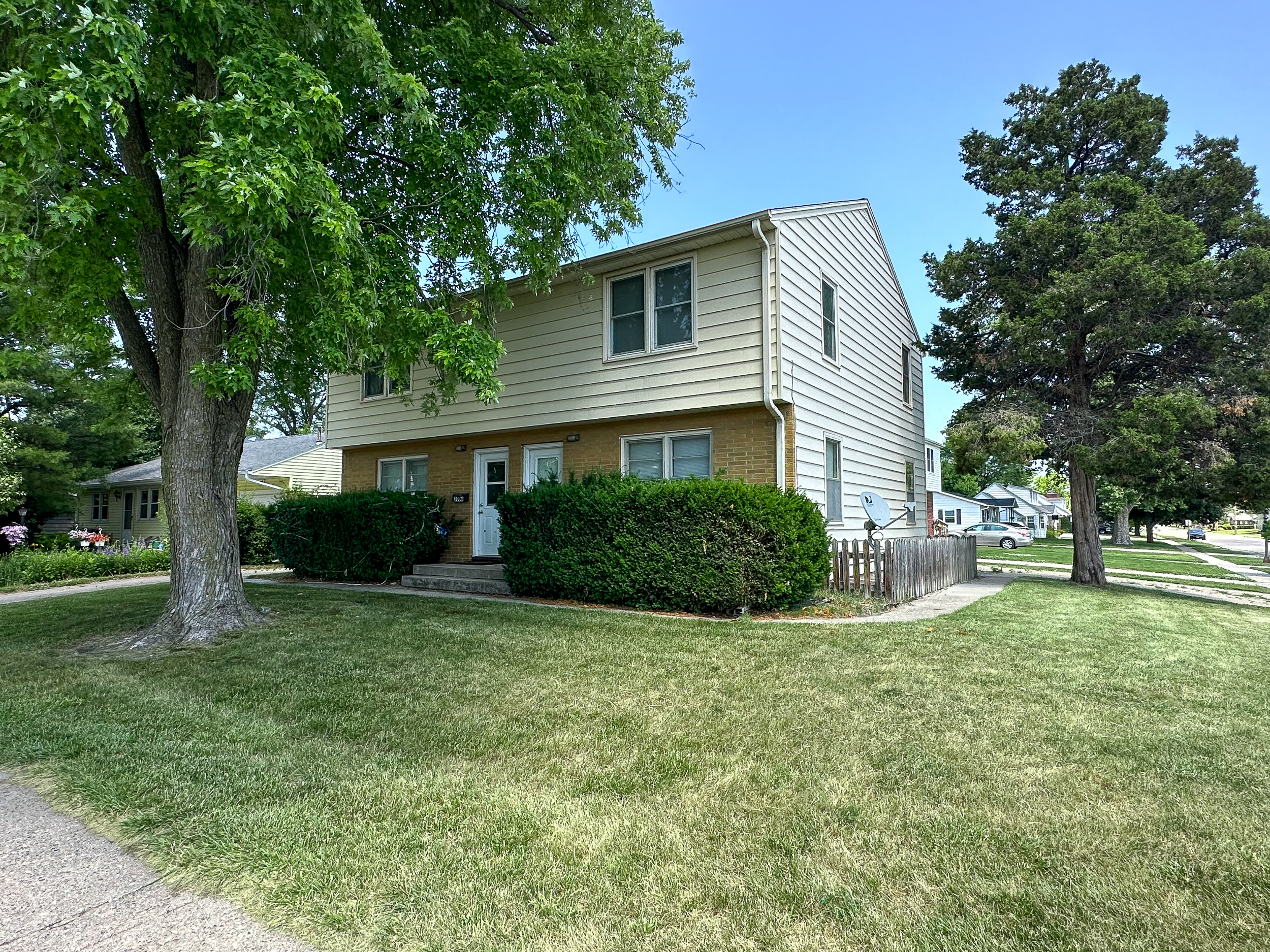 2004-2006 Kellogg Ave Duplex