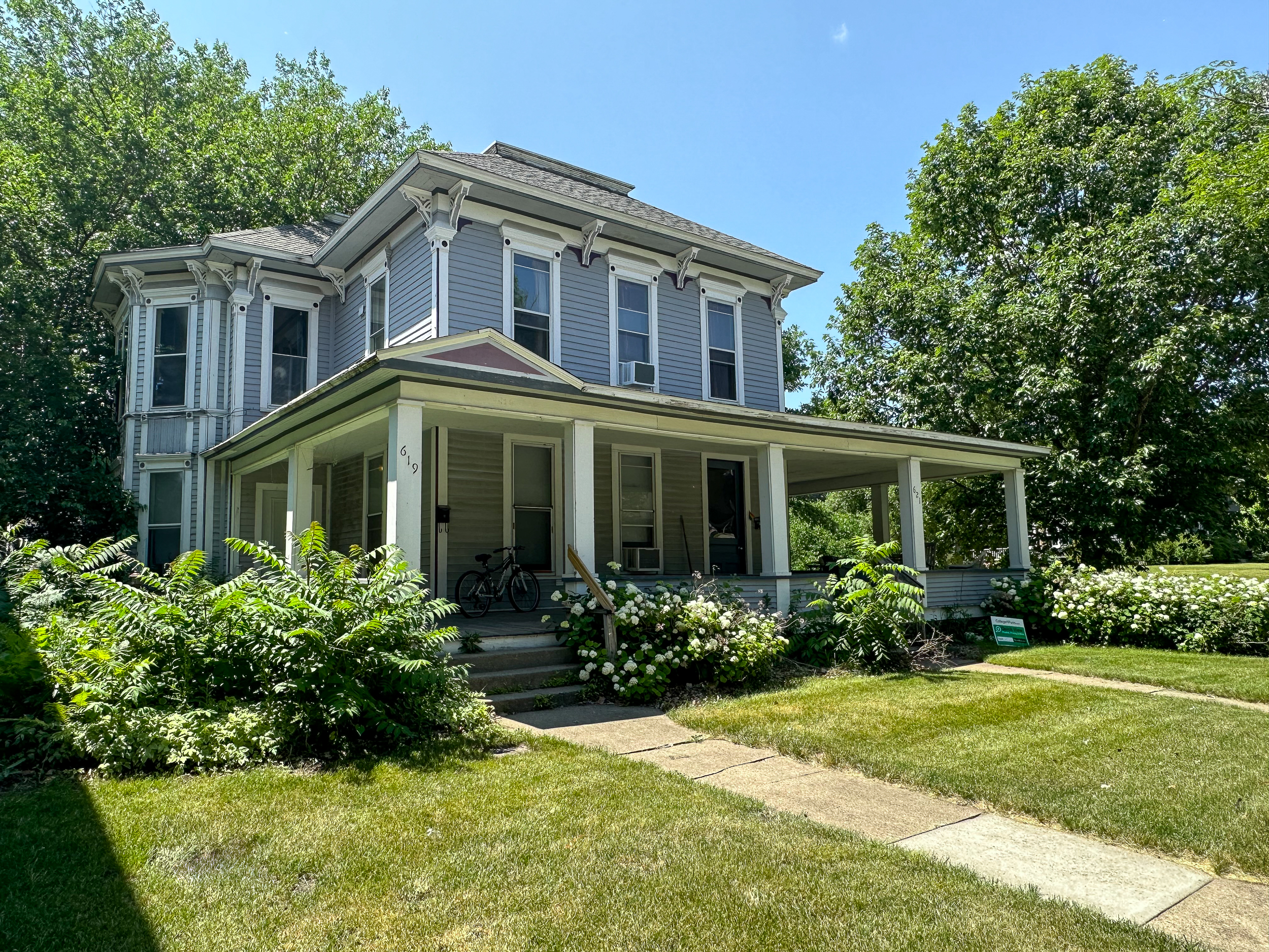 621 Duff Ave