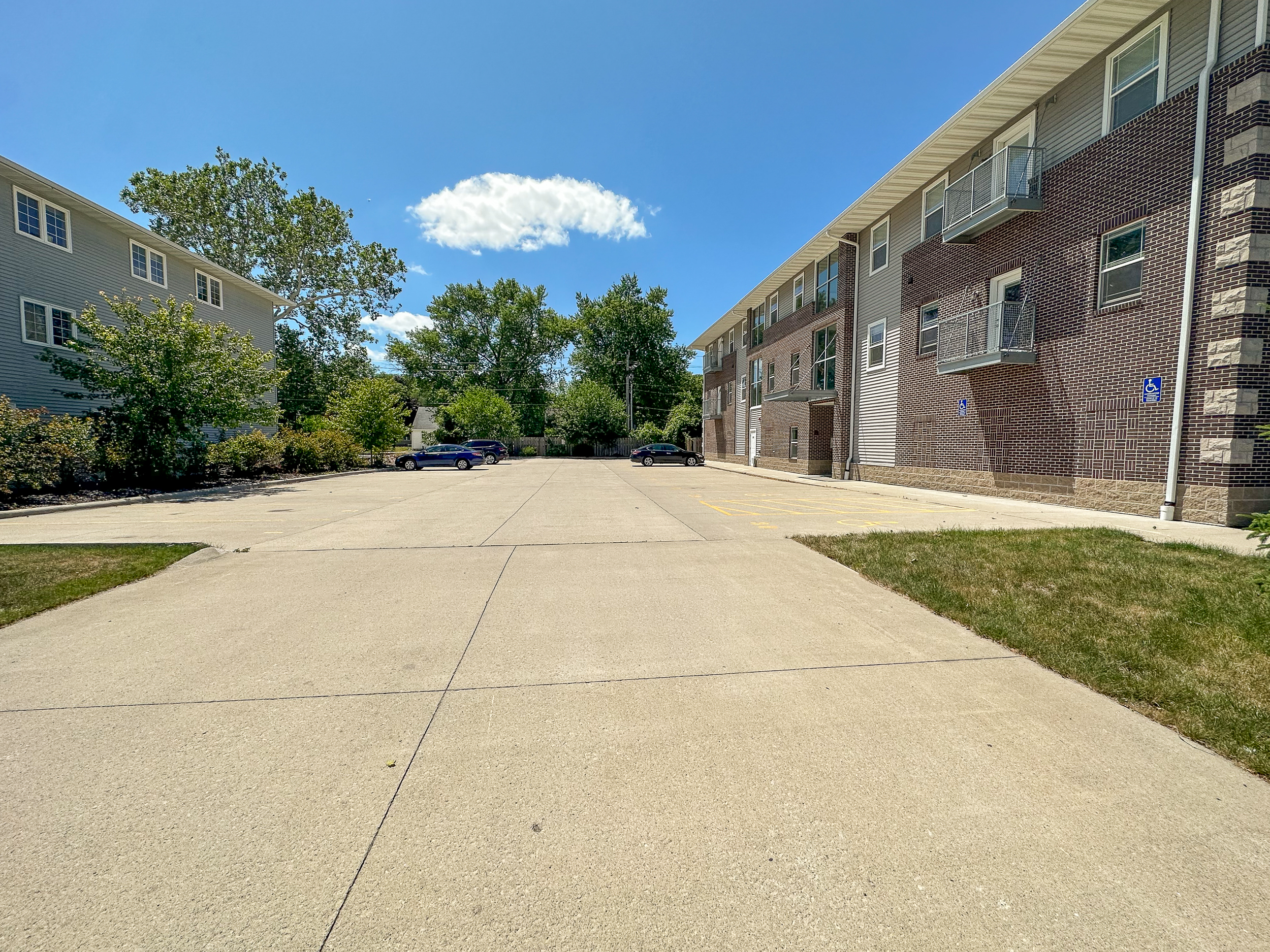 135 Campus Ave