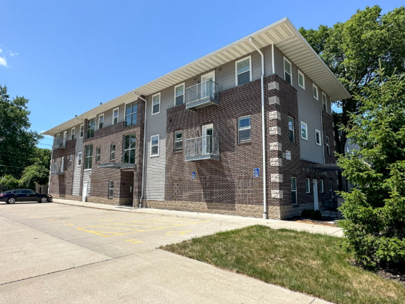 135 Campus Ave