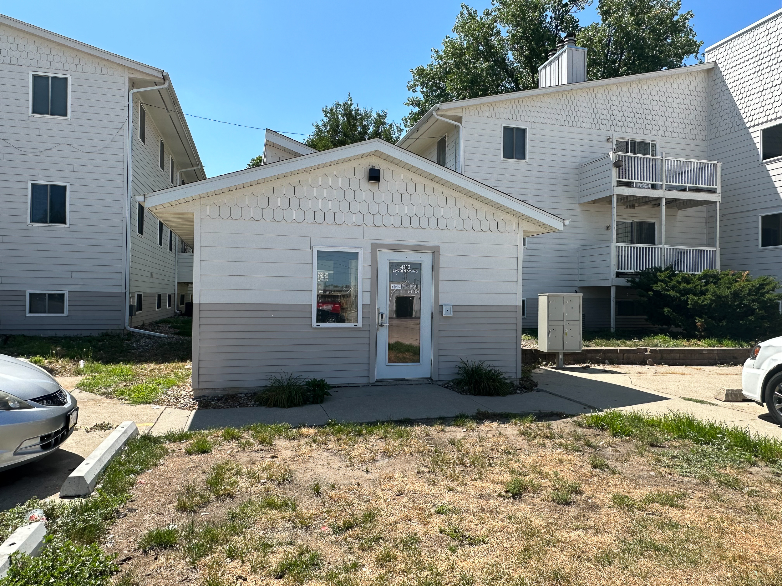 4112 Lincoln Swing