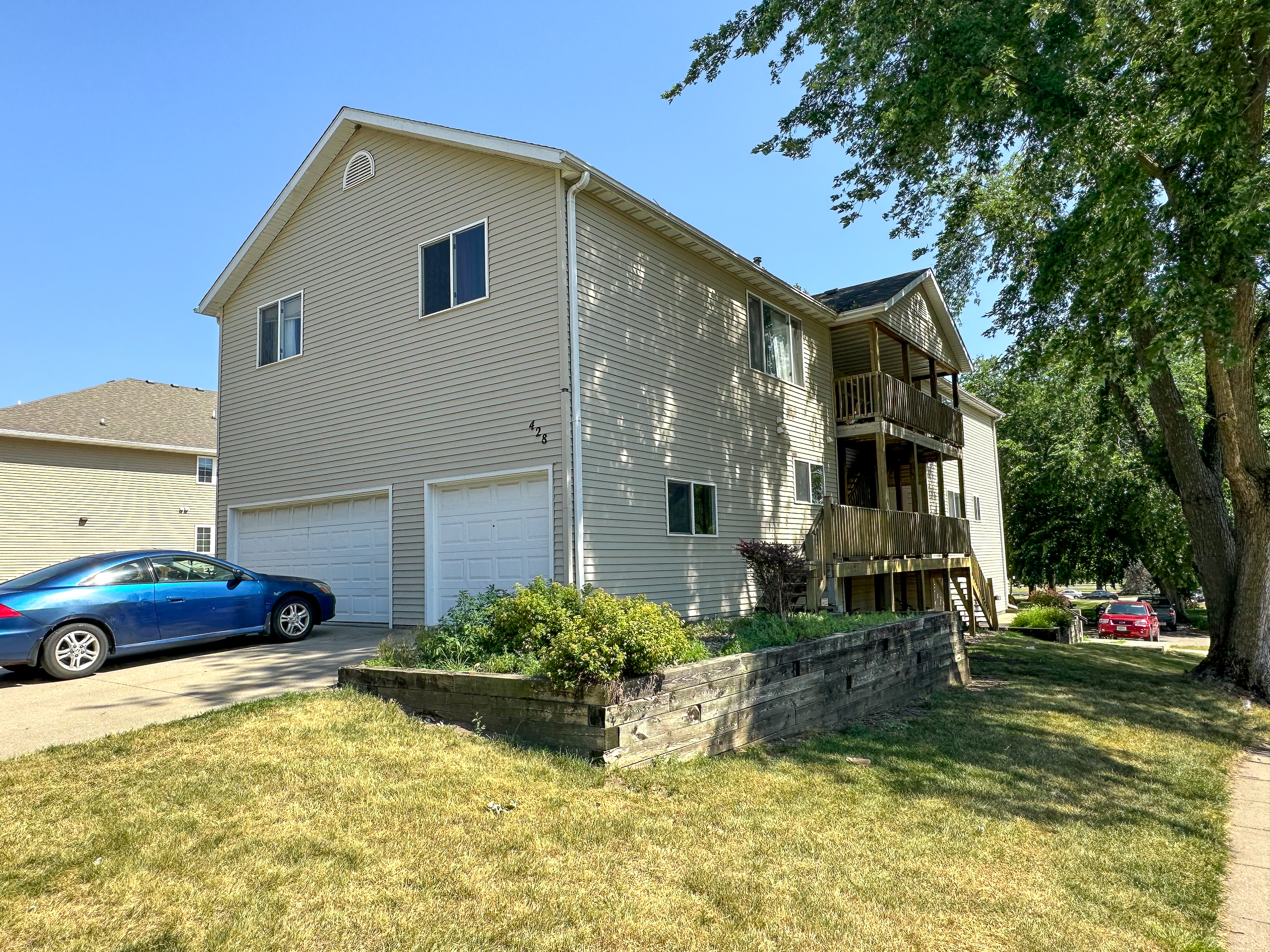 428 S 4th St