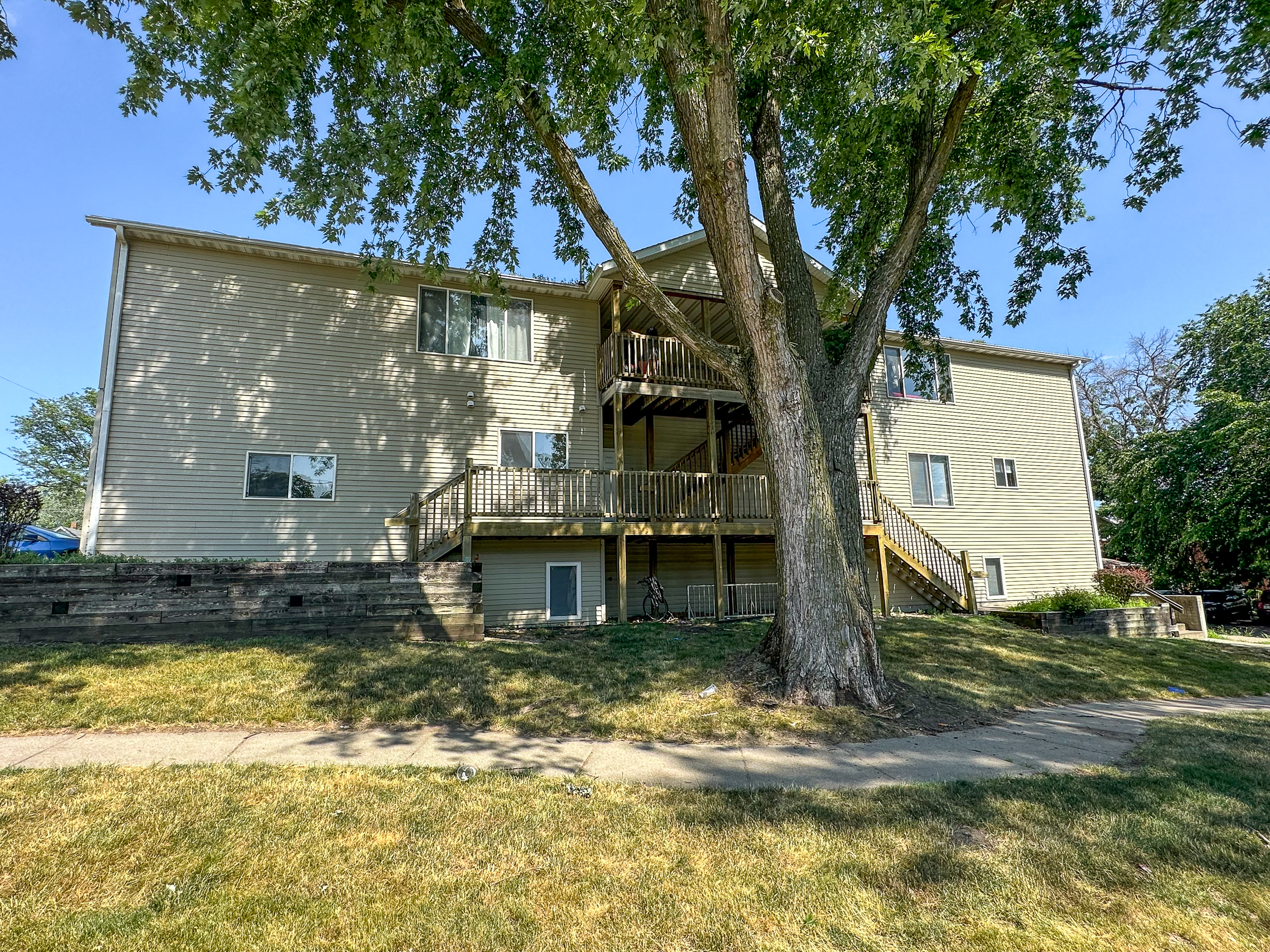 428 S 4th St