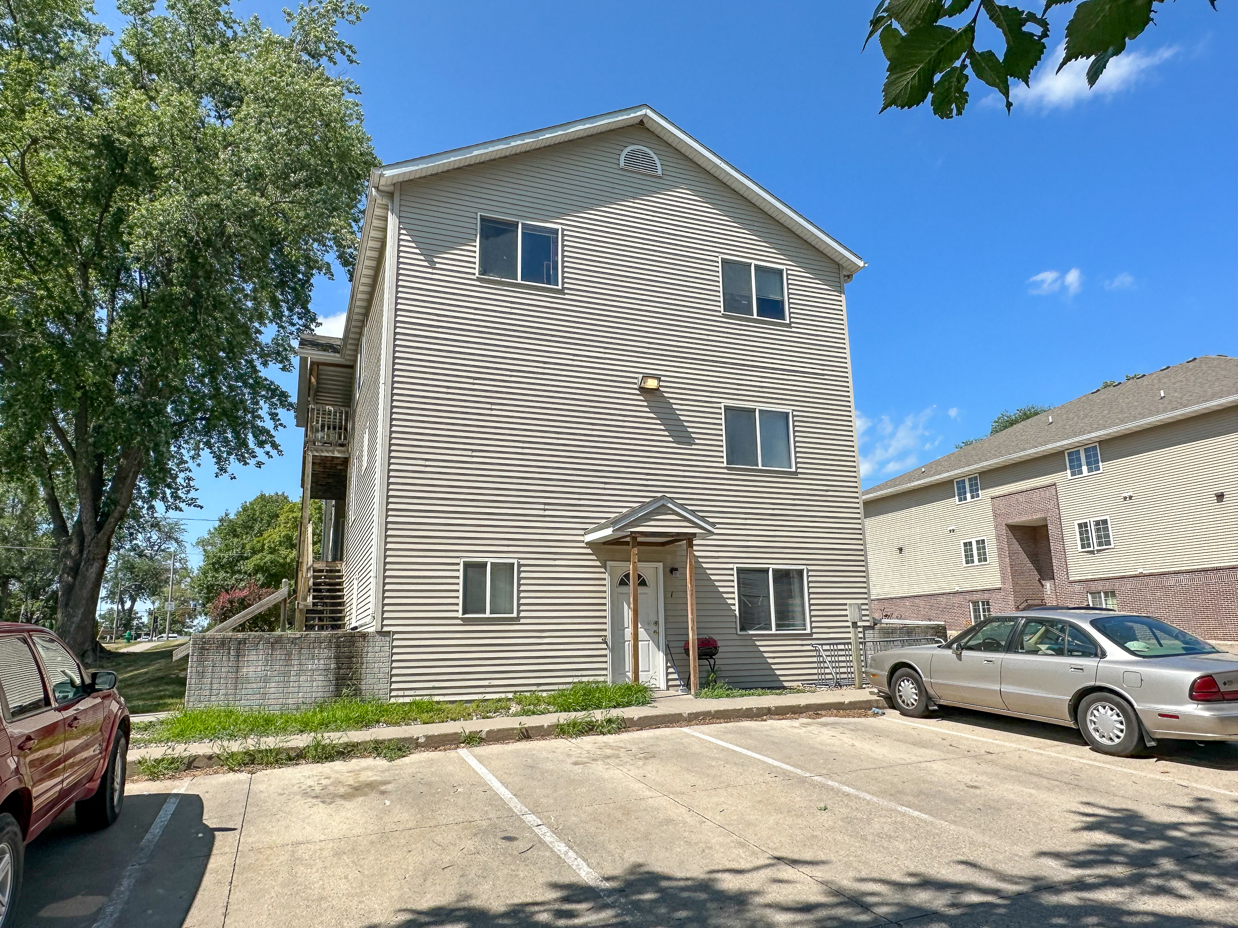 428 S 4th St