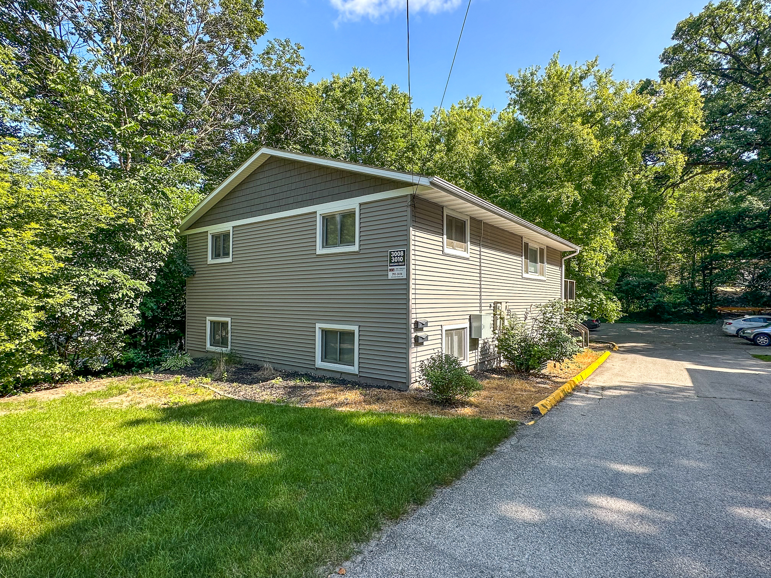 3008-3014 Oakland Duplex