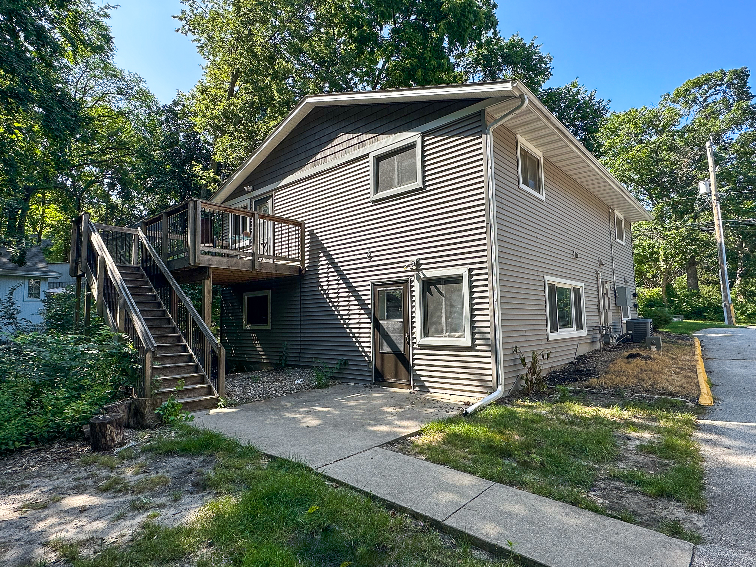 3008-3014 Oakland Duplex