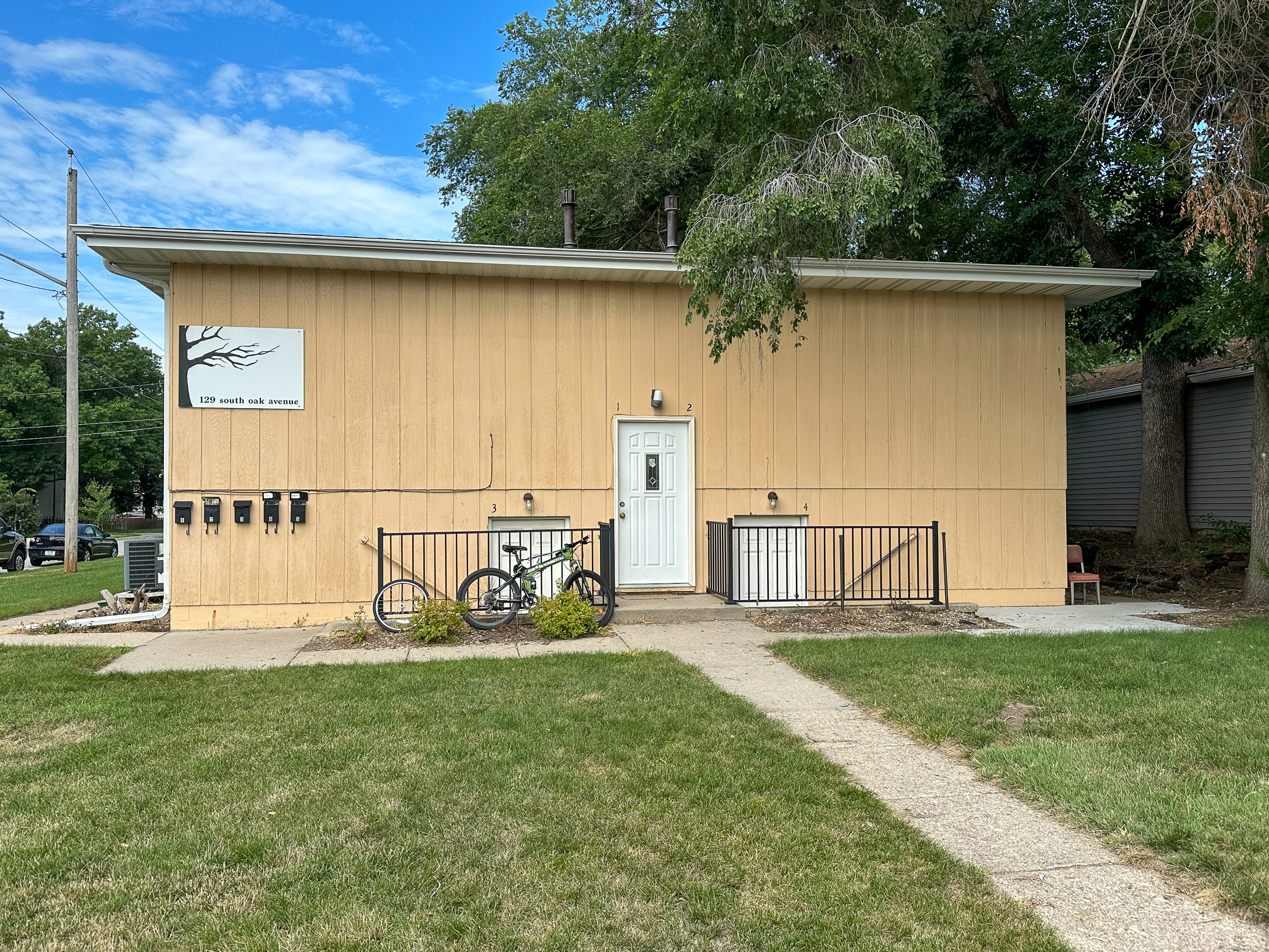 129 S. Oak Ave