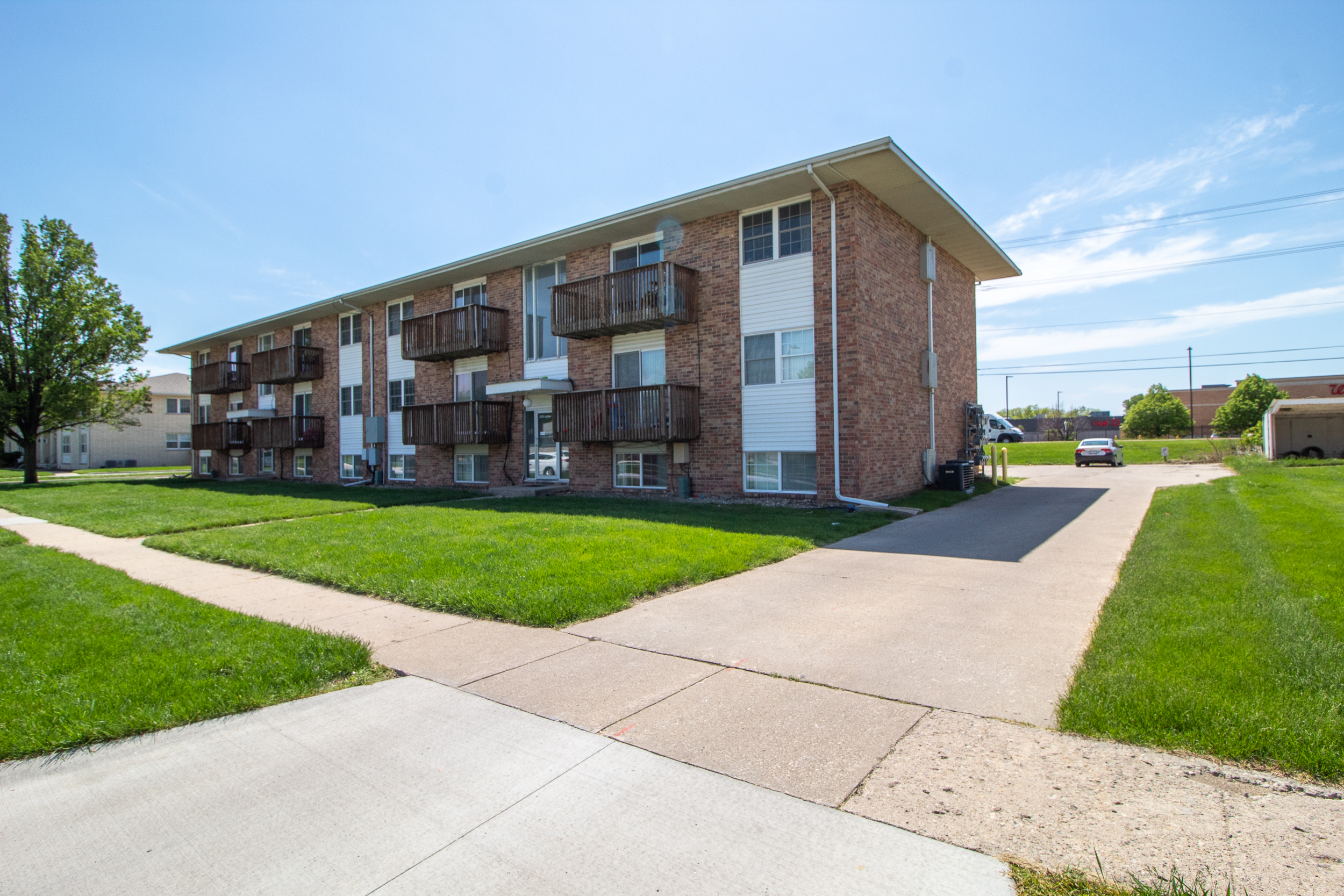 2713 Luther Drive