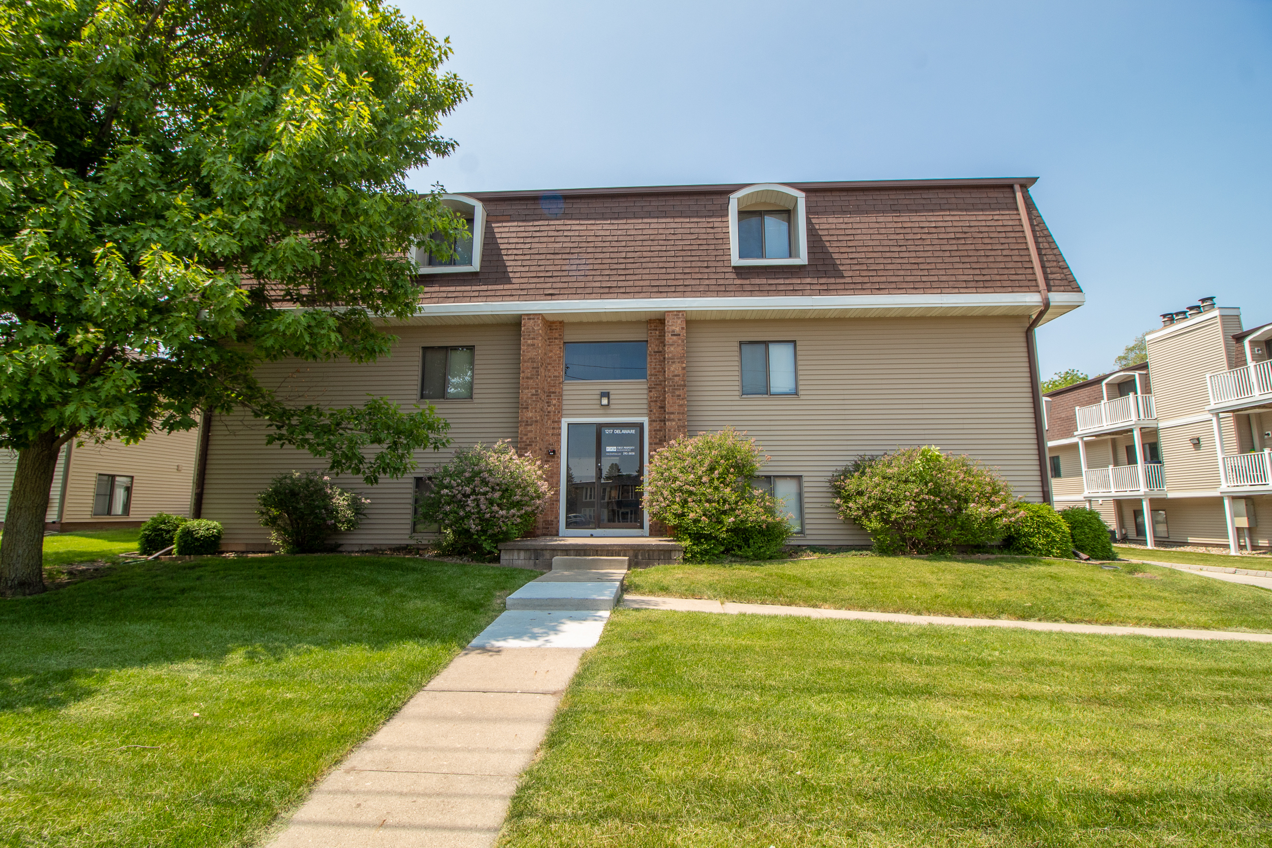 1217/1225 Delaware Ave