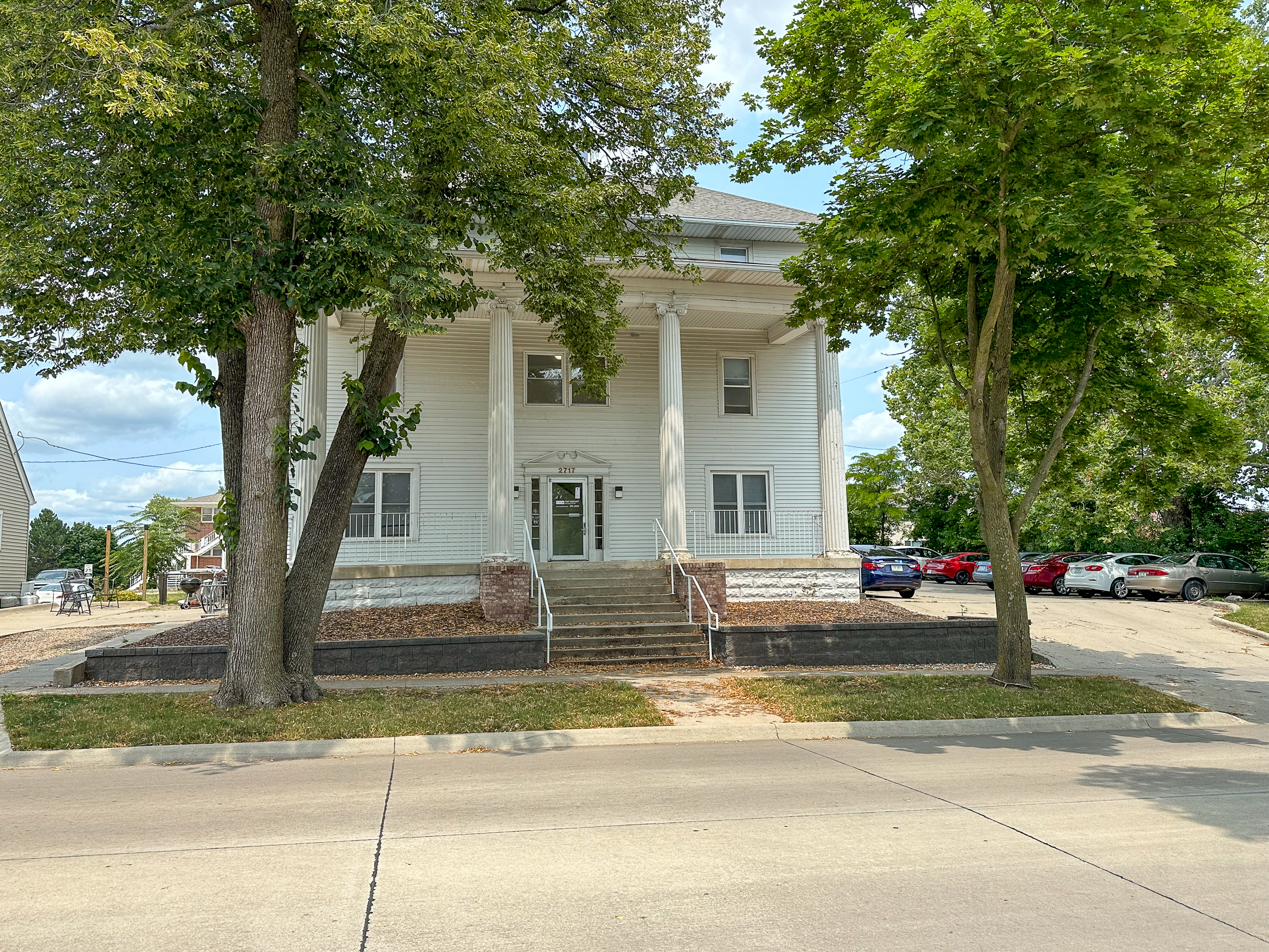 2717 West Street
