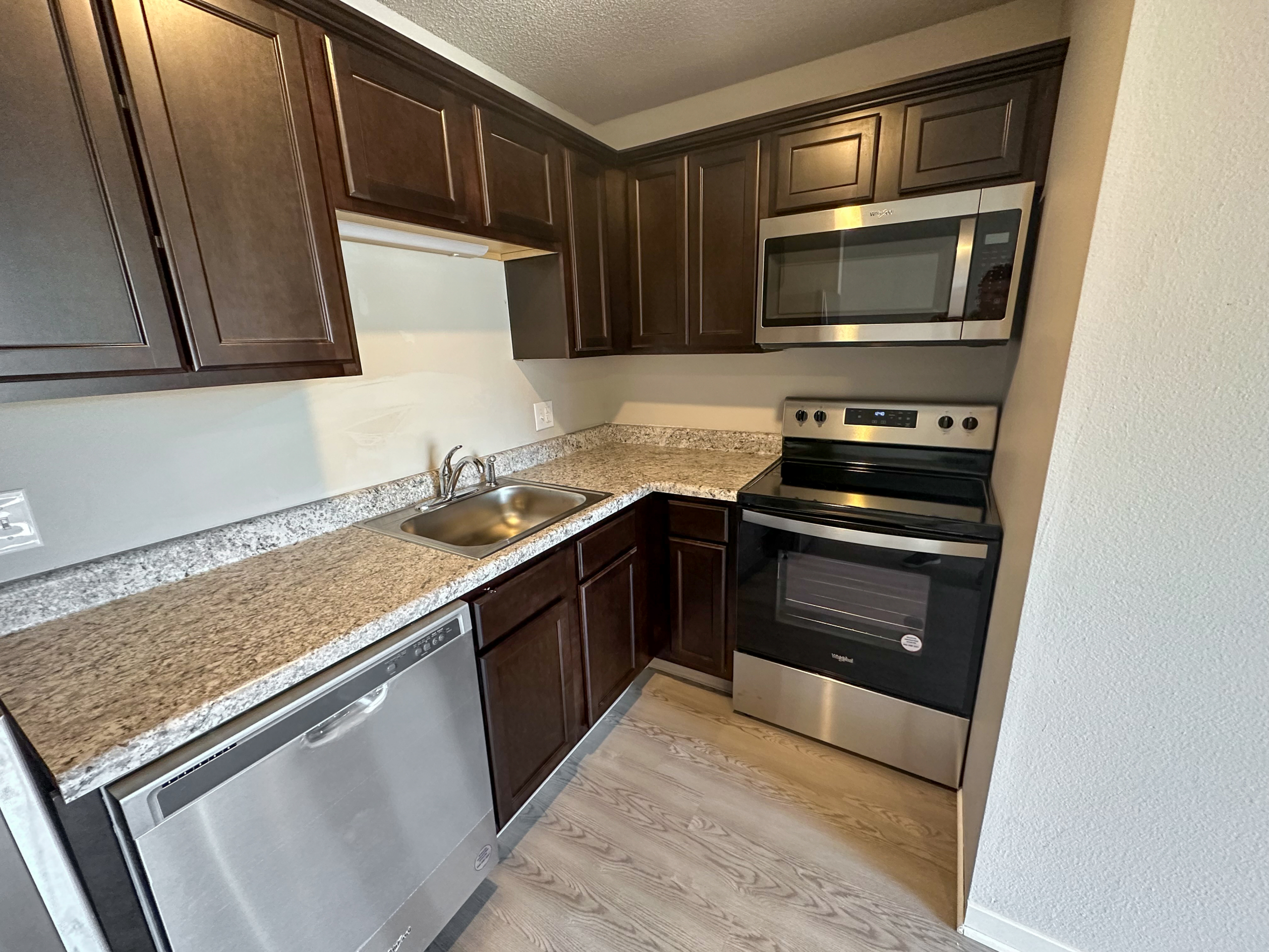 312-320 Hillcrest Ave