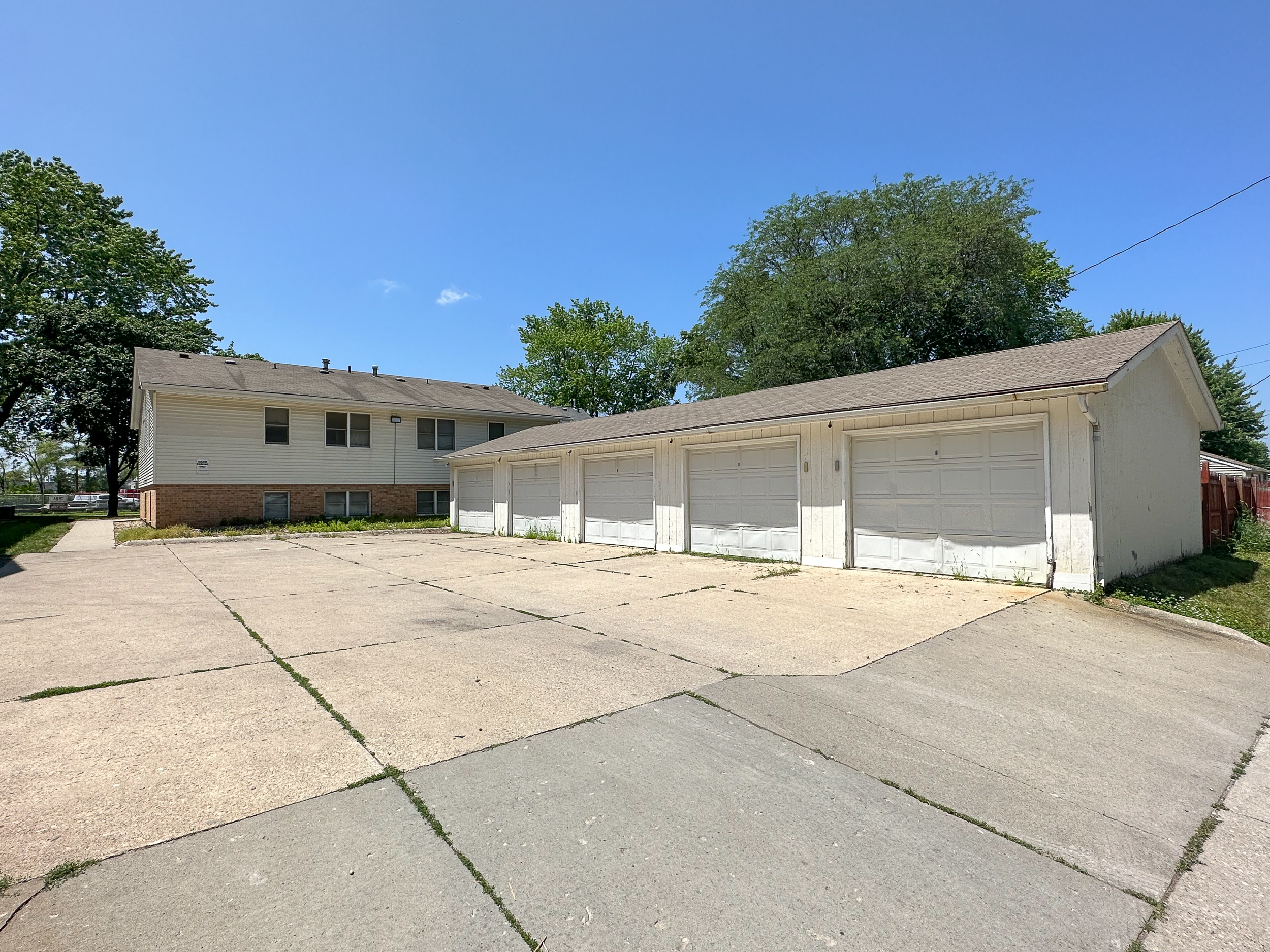212 S. Walnut Ave