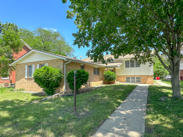 212 S. Walnut Ave