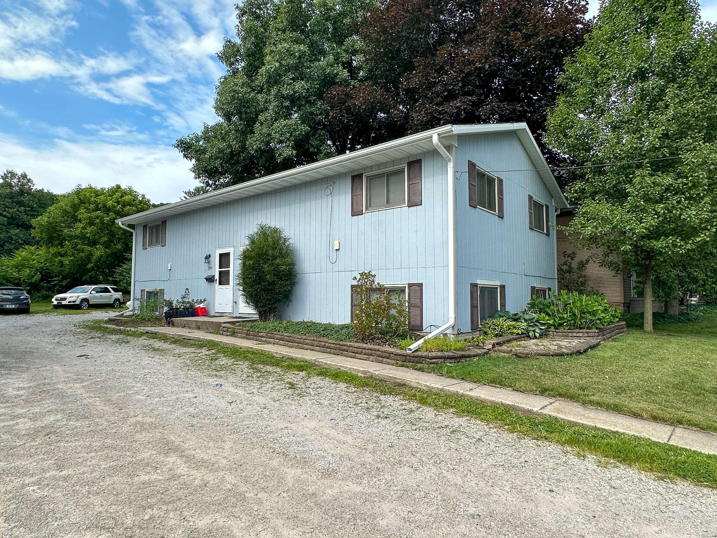 2912-2914 Oakland Street Duplex