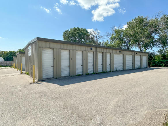 1817 E Lincoln Way (5×10 Storage Unit)