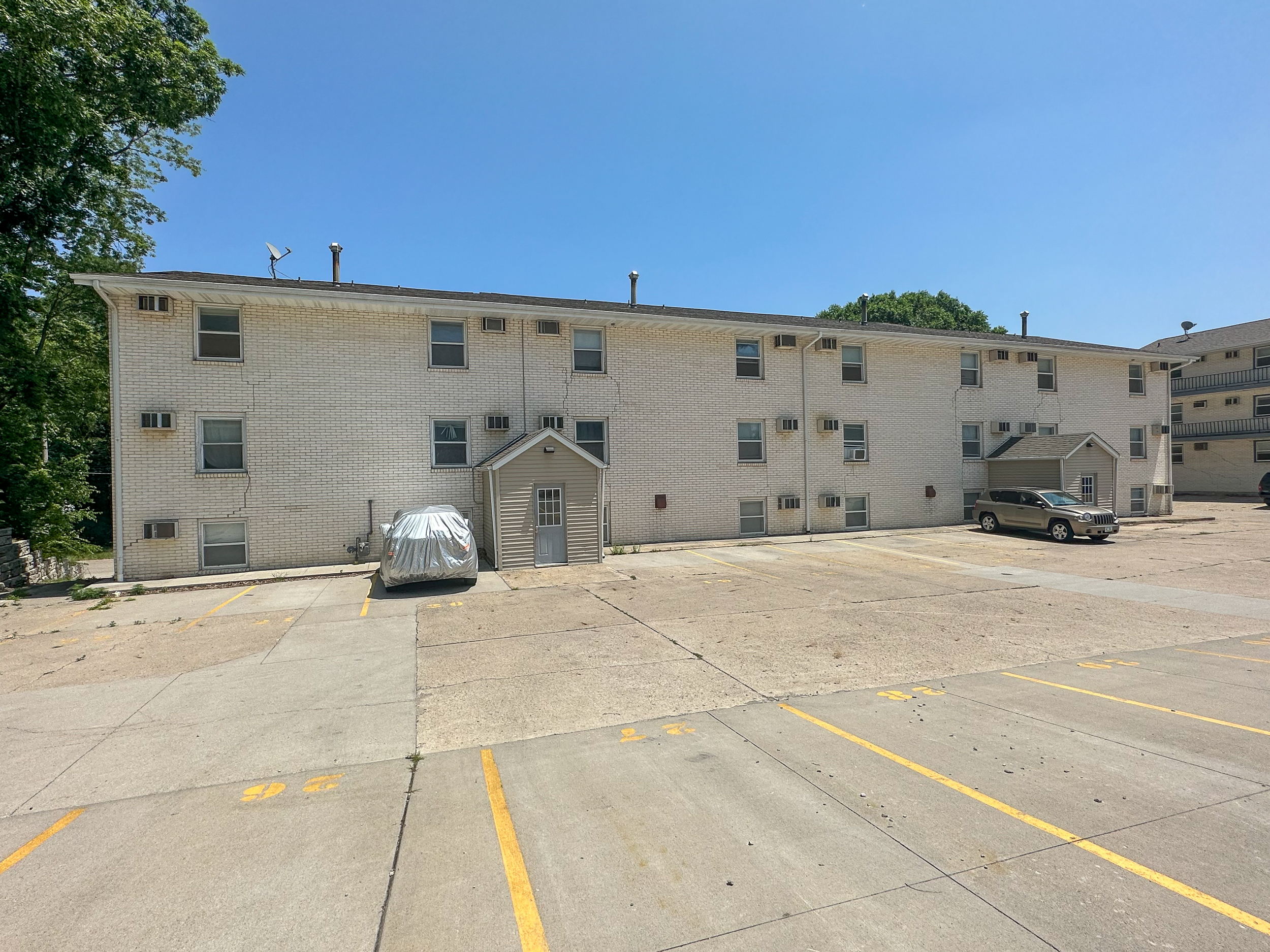 2921-2927 Woodland