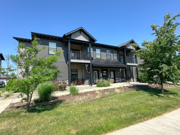 3405 Aurora Ave
