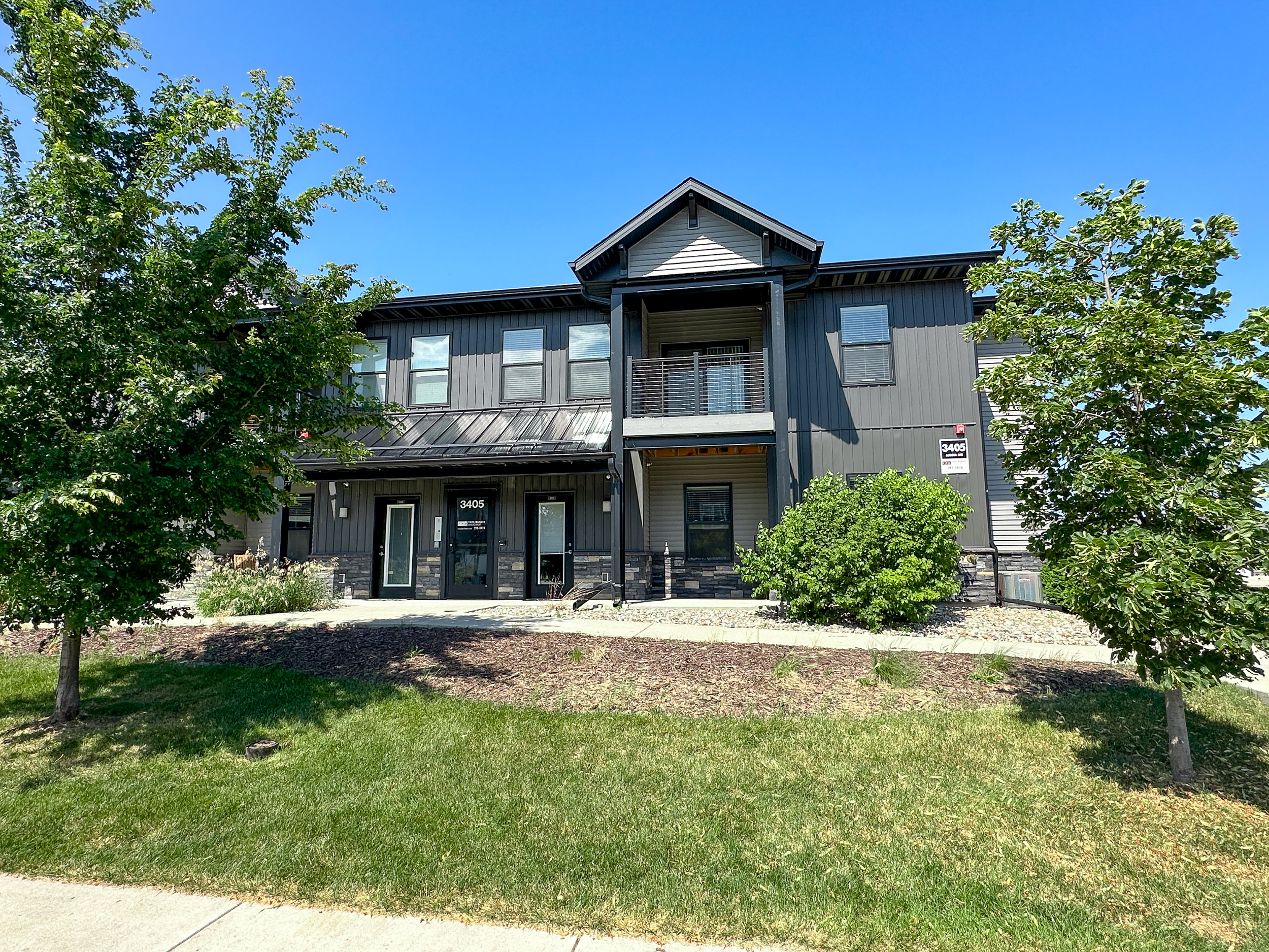3405 Aurora Ave