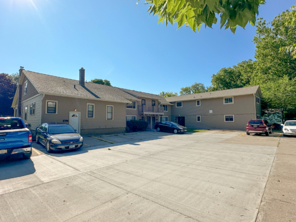121 Howard Ave