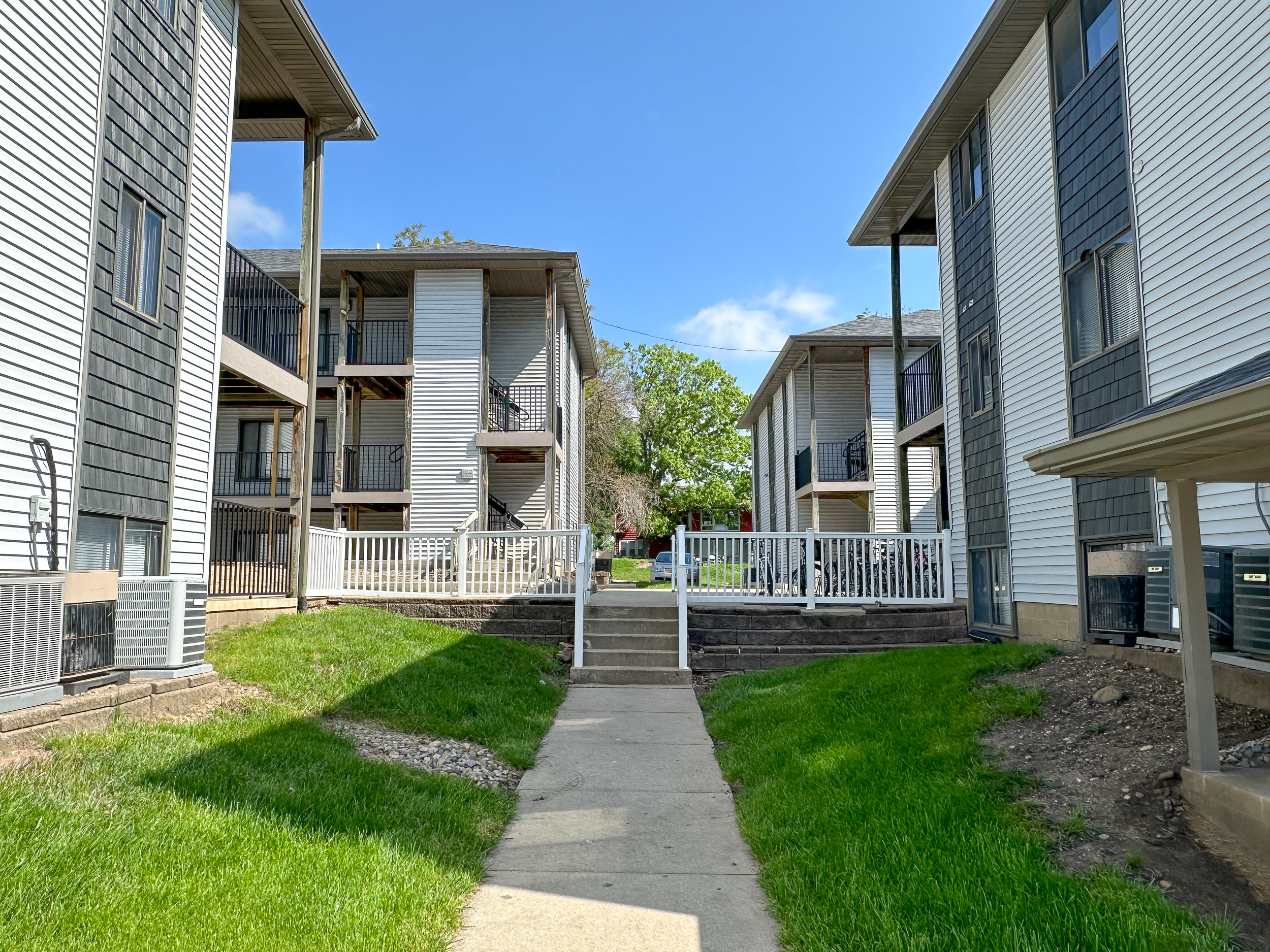312-320 Hillcrest Ave