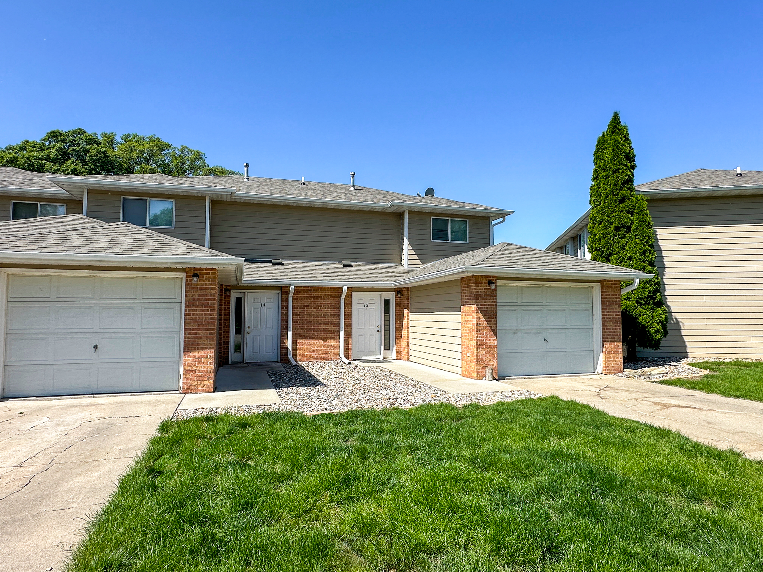 1525-1536 Little Bluestem Townhomes