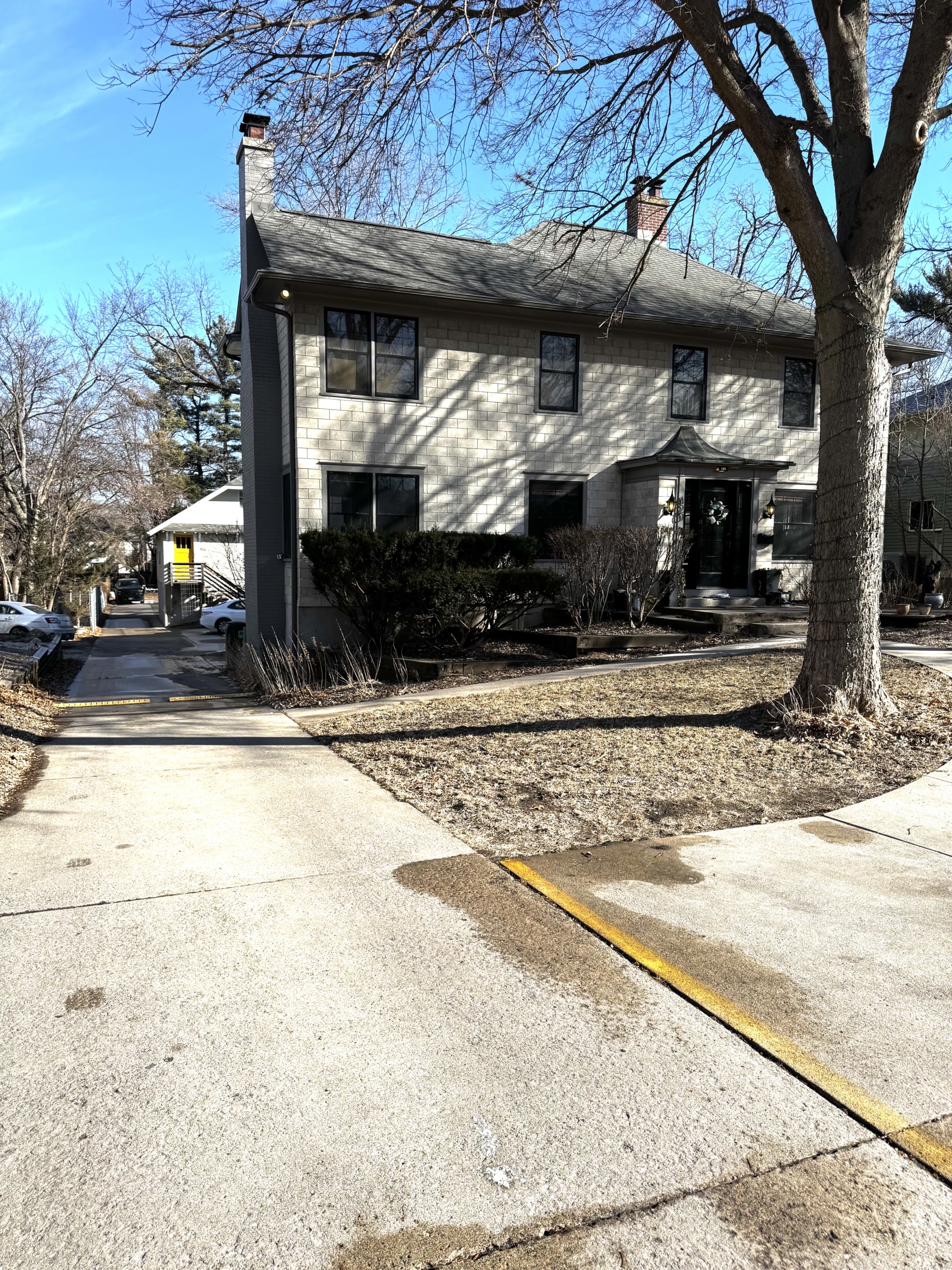418 Ash Ave