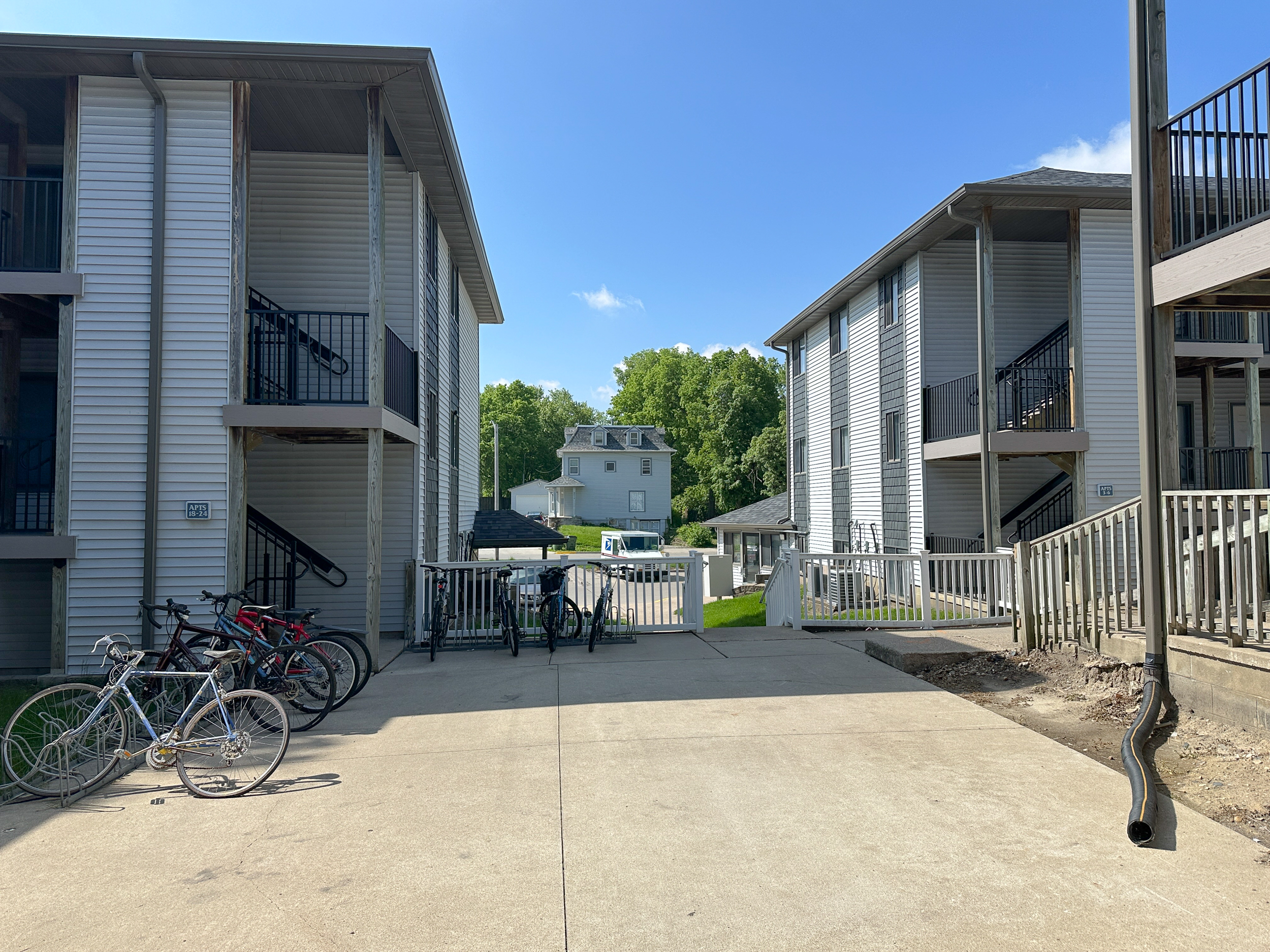 312-320 Hillcrest Ave