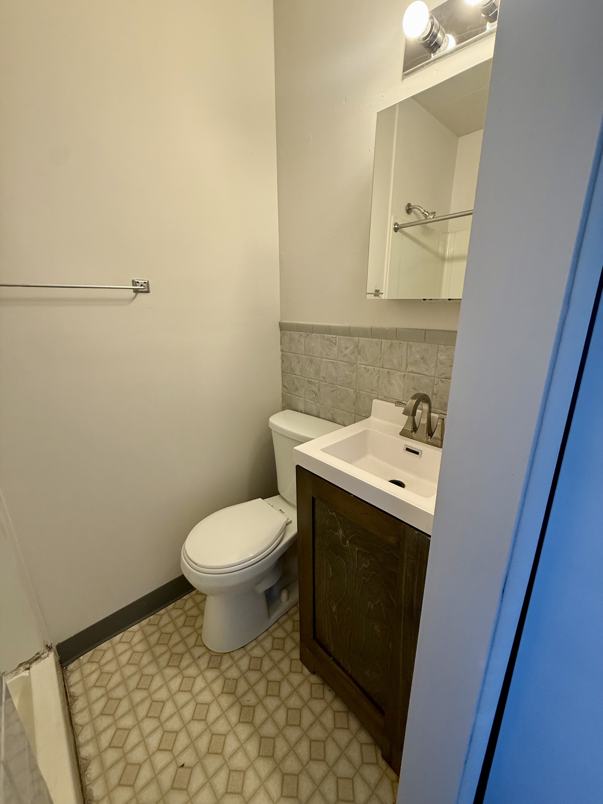 4216 Lincoln Swing