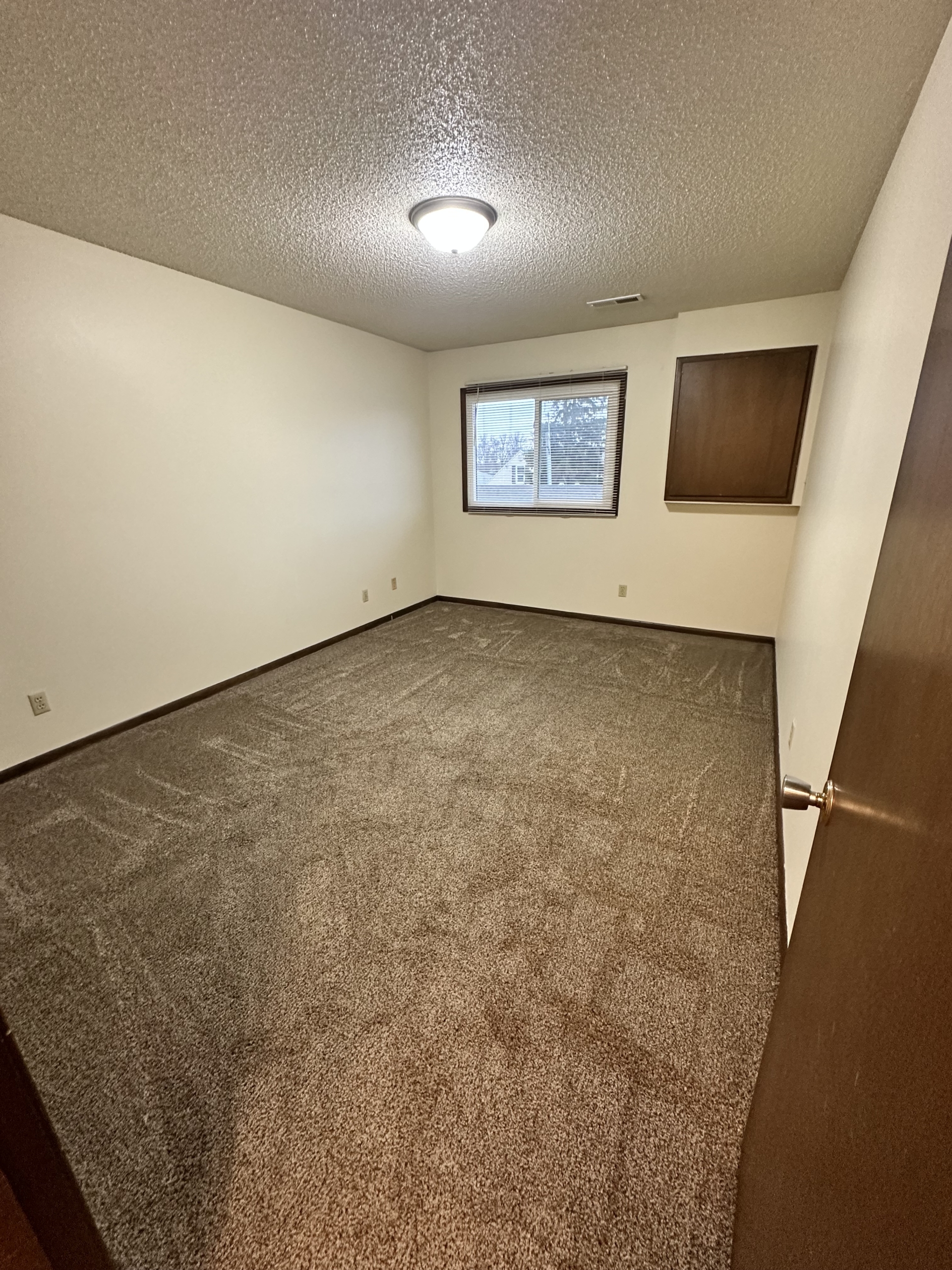 4210 Lincoln Swing – Remodeled