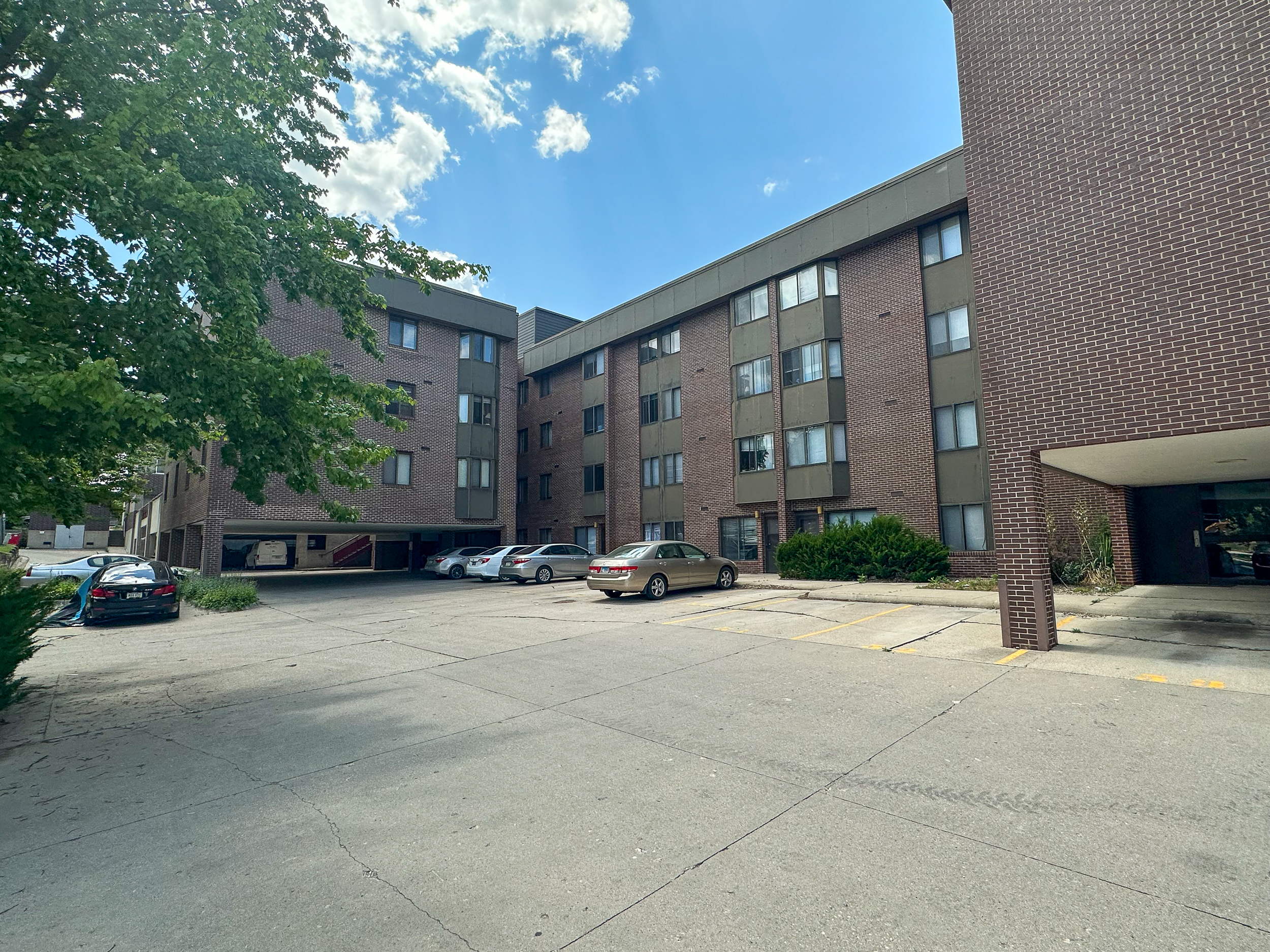 246 N Hyland Ave