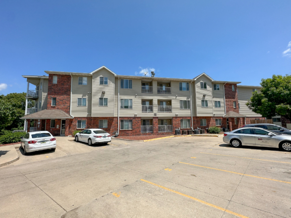 258 N Hyland Ave